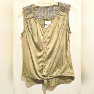 New York Laundry Button Top Size Med